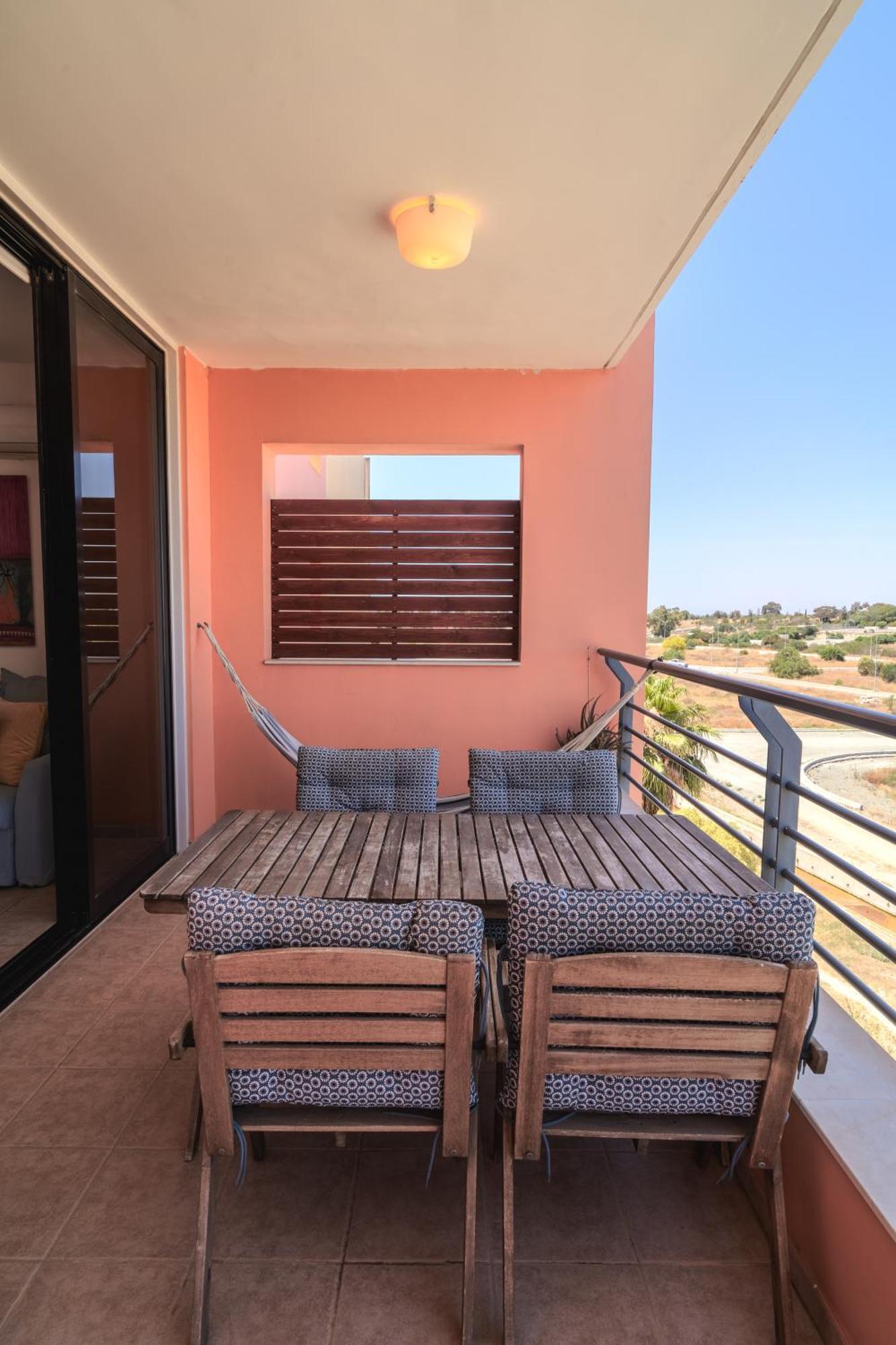 Isabella One Bedroom ลาร์นาคา ภายนอก รูปภาพ